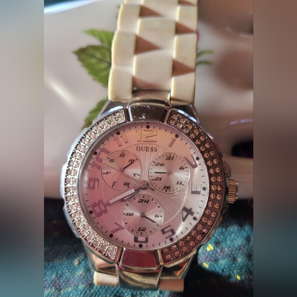 GUESS LADIES SPORT WATCH